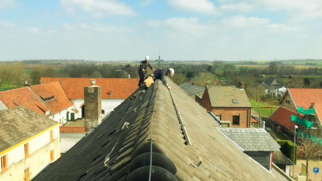 Permanente valbeveiliging op kerk.